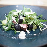 Osteria Tutto Sole - イン　牛ハラミのロースト　ルッコラセルバチコ　グラナパダーノ　葡萄