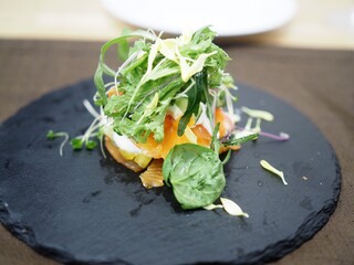 Osteria Tutto Sole - 冷前菜　信州サーモンのミルフィーユ仕立て　酢橘風味のクリームとマリネした野菜