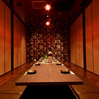All seats are completely private rooms! We also have a private room with a sunken kotatsu that can accommodate up to 70 people!