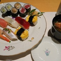 双葉寿司 - 味噌汁は甘海老の頭♪出汁がコユイ！