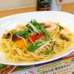 ファーストキッチン - 夏野菜と海老のしびれる花椒パスタ（ポテト・ドリンクセット￥1090）。海老たっぷり、塩ダレの旨味を楽しめる