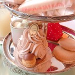 ラデュレ サロン・ド・テ 銀座三越店 - 