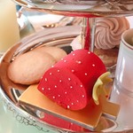 ラデュレ サロン・ド・テ 銀座三越店 - 