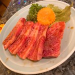 焼肉とらじ館 - 