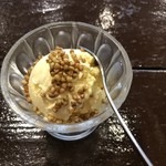 きたこま - そばの実付きアイス  ¥190