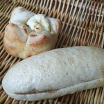 酵母パンとスープのお店 トゥルシー - 黒みつバター１８０円、いちじくクリームチーズ１８０円