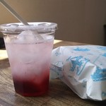 酵母パンとスープのお店 トゥルシー - ブラックベリー酢ソーダ３５０円