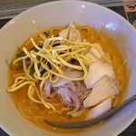 タイカレーラーメン シャム - タイカレーラーメン（カオソーイ）レッドカレースープ チキン 肉増