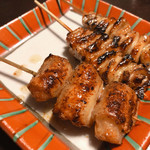 鳥田中 - 串物　もも正肉と皮