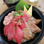 清水港　みなみ  - ぜいたく鮪丼(1180円)