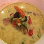 Thai Food Lounge DEE - グリーンカレー (*´ω`*) ラーメンL
