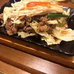チゲ料理&韓国鉄板 ヒラク - プルコギ
            キャベツ、えのき、牛肉、ねぎ、パプリカ