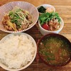カフェアンドバー スロウ
