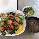 自然野菜レストラン 駒込 ナーリッシュ - 料理写真:テンペサラダご飯、サラダ、味噌汁