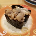 回転寿し トリトン - イカ塩辛軍艦。