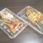 炎 - 今回の購入品：豚串（たれ）×4本、生つくね（たれ）×4本