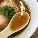 ラーメン屋 トイ・ボックス - 鶏と水の上品で贅沢なスープ