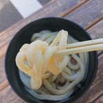 須崎食料品店 - 麺のリフトアップ