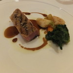 オーグードゥジュール メルヴェイユ 博多 - 糸島雷山ポークのロースト、ワラの瞬間燻製　そのエキスを使ったソース