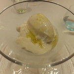 オーグードゥジュール メルヴェイユ 博多 - フランス　ゲランドの塩とイタリアシチリアのオリーブオイルとそば茶のブランマンジェ