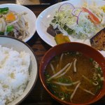 阿字観 - 本日のランチ　西京漬けと野菜炒めをチョイス