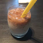 カフェアンドバードラゴンカフェ - ココナッツカフェラテ