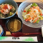 和食レストランとんでん - 海鮮たたき丼（サラダ＆ドリンク付）　￥980+税