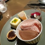 ブッフェアンドカフェ スロープサイドダイナー ザクロ - 