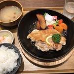 みのるダイニング - 菜彩鶏のレモンステーキ定食(1080円)