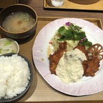 みのるダイニング - 菜彩鶏のチキン南蛮定食(980円)