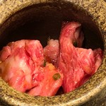 焼肉専科 肉の切り方 集会所 - 壺漬け厚切りロース