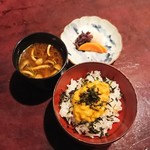 りょうりや 御旅屋 - 大間の雲丹丼