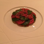 ガストロノミー ジョエル・ロブション - ポワヴロン トマトとバジルと共にタルト仕立てに