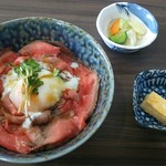 和牛肴 ヒラサワ - ローストビーフ丼。