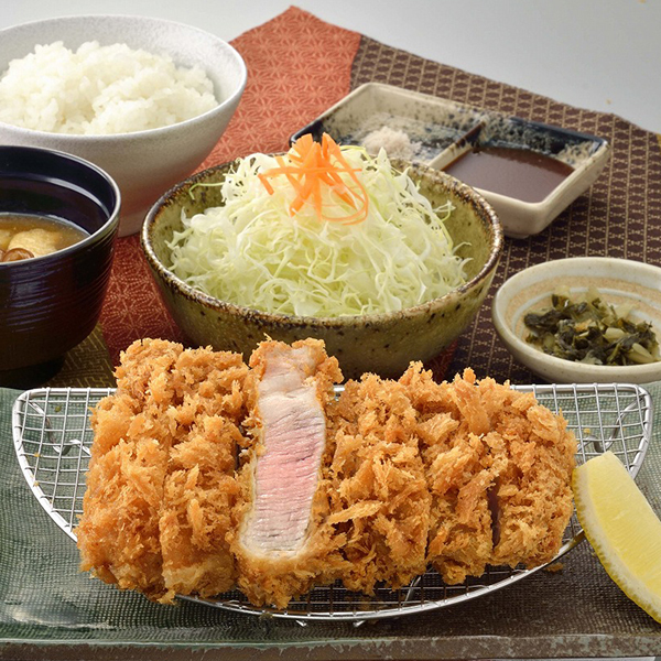 『厚切りとんかつ！』by This_is_YOKO : とんかつ 豚肉お料理 純 アトレ浦和店 - 浦和/とんかつ [食べログ] 厚切りとんかつ！(This_is_YOKO)... 