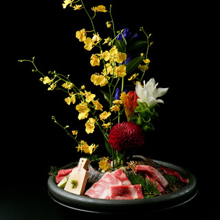 季節の生花と焼肉の『吟華盛』を完全個室でお楽しみ下さい