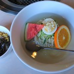 Yakiniku Paruparu - 冷麺別辛とビビンバ