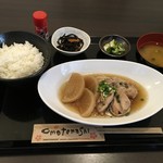 神楽坂 3 - ランチメニュー2.おばちゃん特製！鶏と大根の煮物