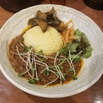 SPICY CURRY 魯珈 - 羊肉干咖喱+烏賊煮干酢と秋茄子のアチャール