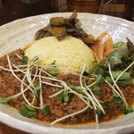 SPICY CURRY 魯珈 - 羊肉干咖喱+烏賊煮干酢と秋茄子のアチャール
