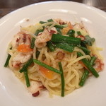 PASTAVOLA - 本日パスタ：タコとニンニクの芽のパスタ・絶品