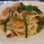 PASTAVOLA - 本日パスタ：タコとニンニクの芽のパスタ・絶品