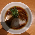 中華そば うえまち - 中華そば 鶏・豚  醤油(930円、真上から)