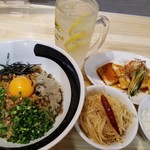 運命を変える拉麺屋 丹心 - 今夜はこれでレモンサワーをいただきました