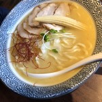 麺Dining比内地鶏白湯らーめん志道 - ラーメン 太麺 チャーシュートッピング