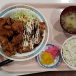 札幌開発建設部食堂 - メガザンタレ(490円)です。