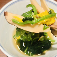 鮨 天川 - 九州産のハウス栽培の？松茸使用と説明されました。
                      お店の方もはっきりと良く分からないそう…。