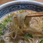 京の坦々麺と鉄板居酒屋 四条 竹 - 九条葱ののった京の担々麺