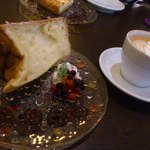 カフェ カシェット - シフォンケーキは380円