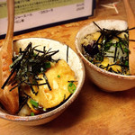 旬鮮味処 かつら - （2018年12月下旬）
      母の好物の揚げ出し豆腐。
      2皿に分けて提供してくださいました(*´艸`*)
      